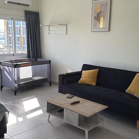 Unique City Center Rooms, 150M From Chabad Lubavitch Larnaca Exterior photo
