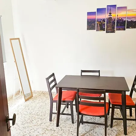 Unique City Center Rooms, 150M From Chabad Lubavitch Larnaca Exterior photo