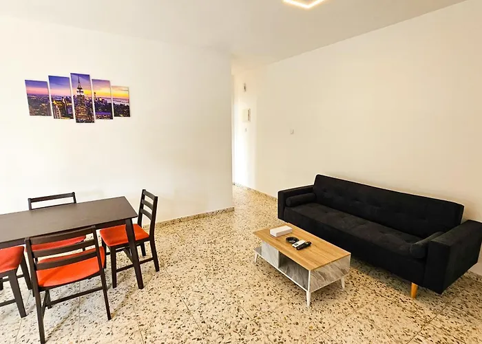 Unique City Center Rooms, 150M From Chabad Lubavitch