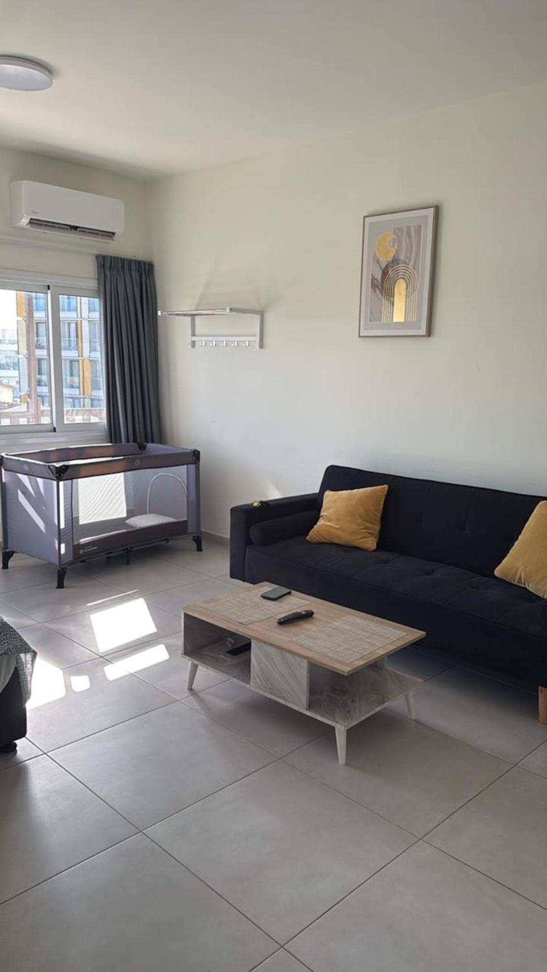 Unique Center Rooms, 150m From Chabad Lubavitch Apartment Larnaca
